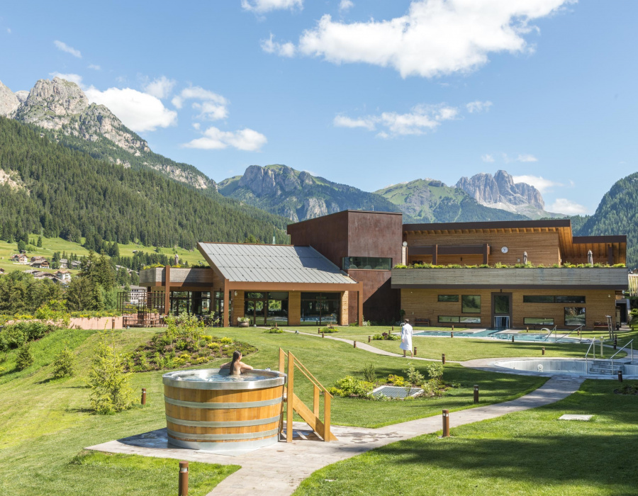 Oxydecor®, Corten effect vertical coating. Val di Fassa, Italy. Project: Mariela Goncalves