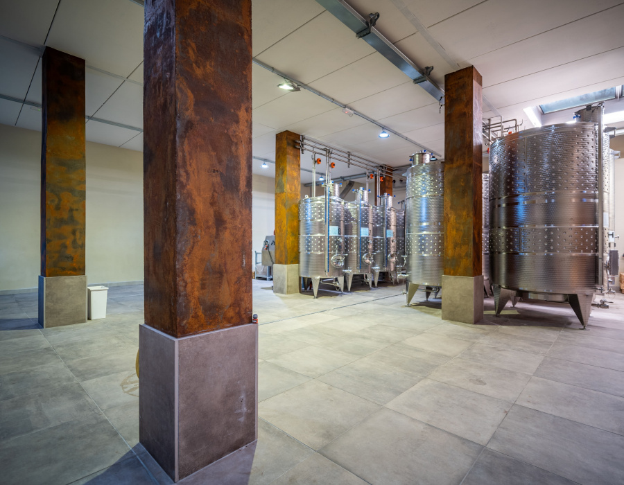 Oxydecor®, rivestimento verticale effetto Corten. Cantina Terre di Ezzelino, San Zenone degli Ezzelini (TV)