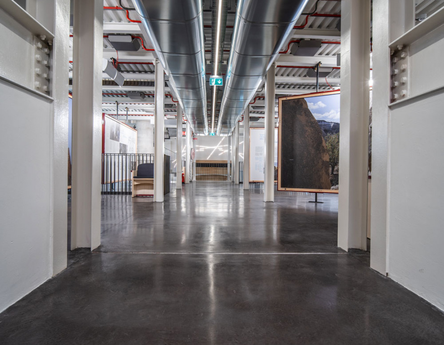 Skyconcrete® Indoor, low-thickness polished effect floor, dark gray finish. Ca’ Scarpa, Treviso. Project: Tobia Scarpa. 22