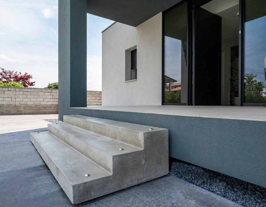 Deco Nuvolato Grip non-slip flooring. House F02, Rossano Veneto (VI). Project: Scattola Simeoni Architecture Studio.