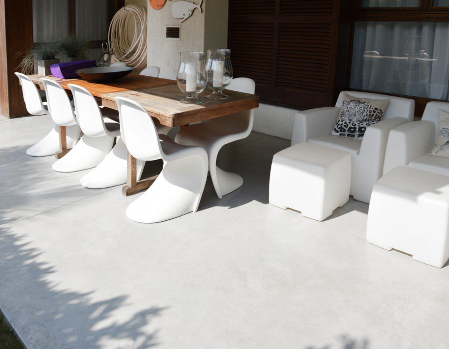 Deco Nuvolato Grip non-slip flooring. Private villa, Tombolo (PD). Project by Carlo Tomaso Lucchese 1